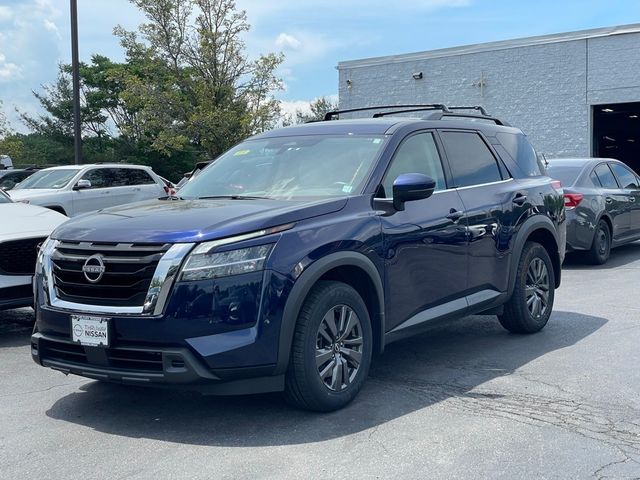 2022 Nissan Pathfinder SV