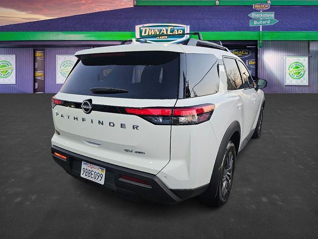 2022 Nissan Pathfinder SV