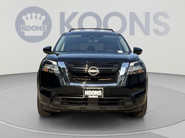 2022 Nissan Pathfinder SV
