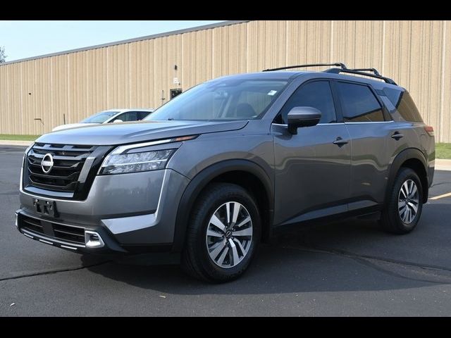 2022 Nissan Pathfinder SV