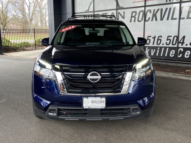 2022 Nissan Pathfinder SV