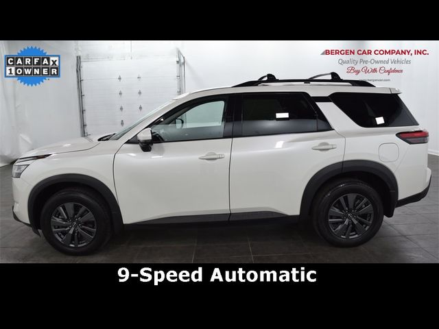 2022 Nissan Pathfinder SV