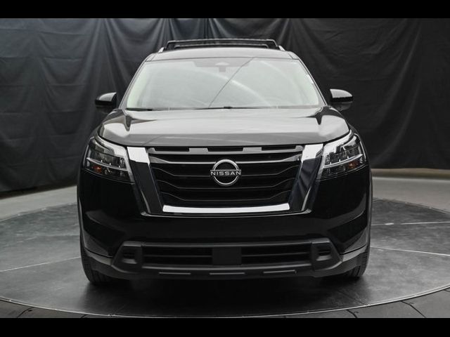 2022 Nissan Pathfinder SV