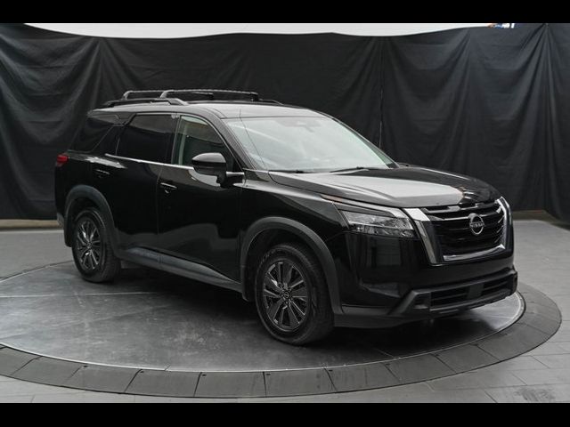 2022 Nissan Pathfinder SV