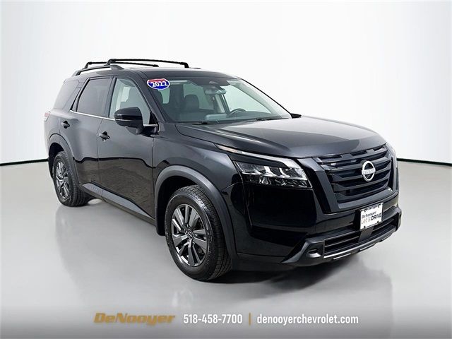2022 Nissan Pathfinder SV