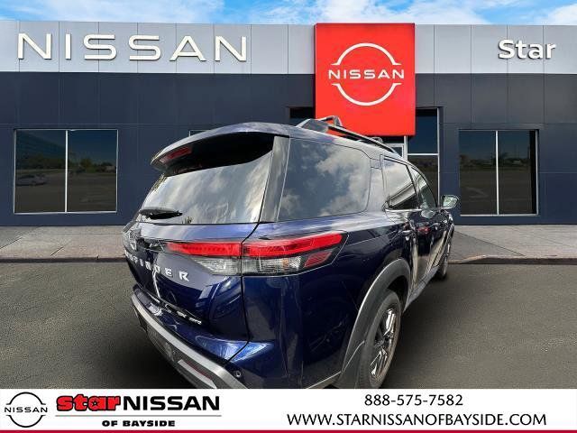 2022 Nissan Pathfinder SV