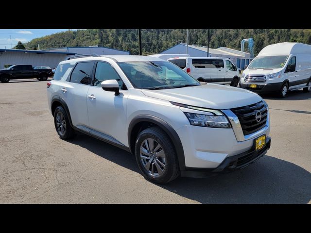 2022 Nissan Pathfinder SV