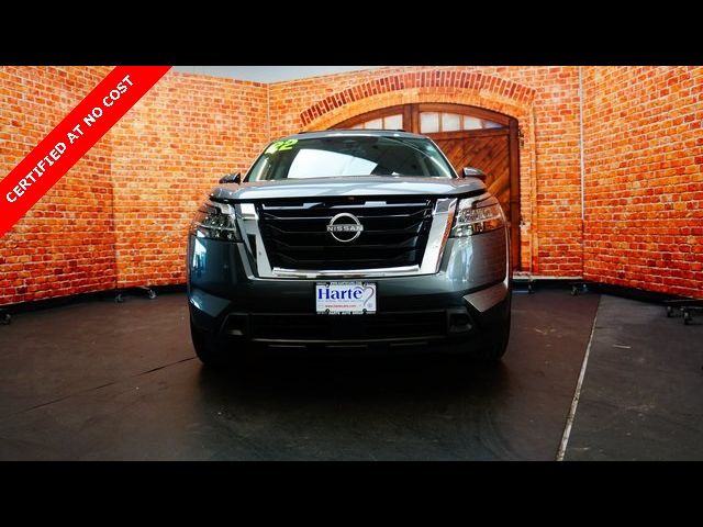 2022 Nissan Pathfinder SV