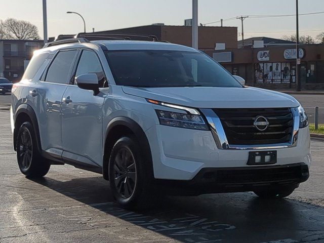 2022 Nissan Pathfinder SV