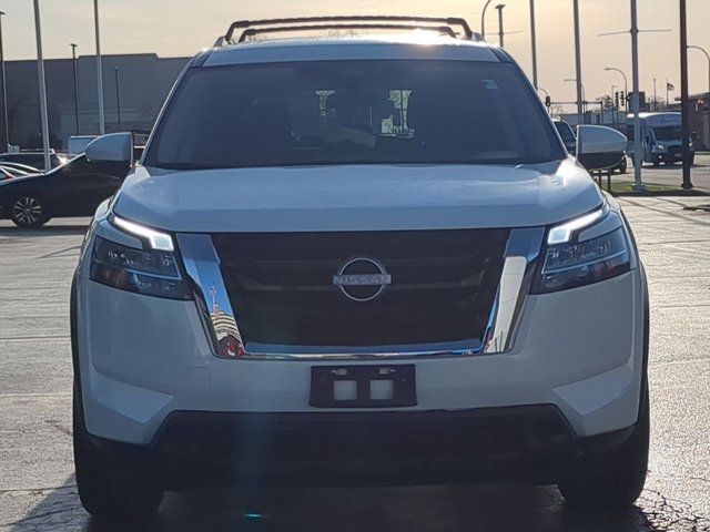 2022 Nissan Pathfinder SV
