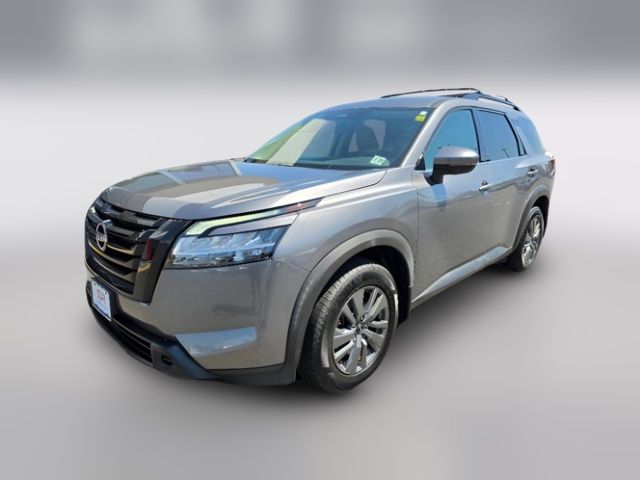 2022 Nissan Pathfinder SV