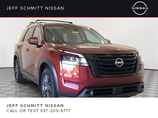 2022 Nissan Pathfinder SV