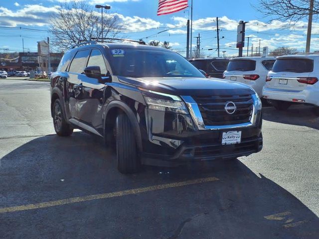 2022 Nissan Pathfinder SV