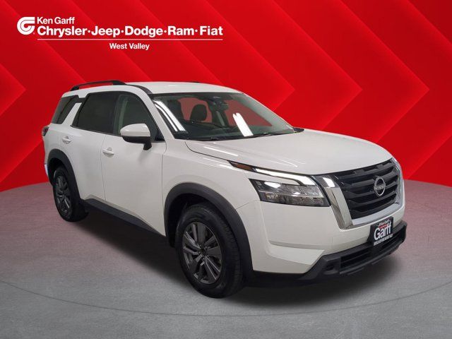 2022 Nissan Pathfinder SV