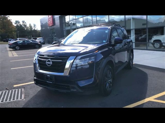 2022 Nissan Pathfinder SV