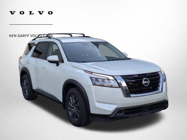 2022 Nissan Pathfinder SV