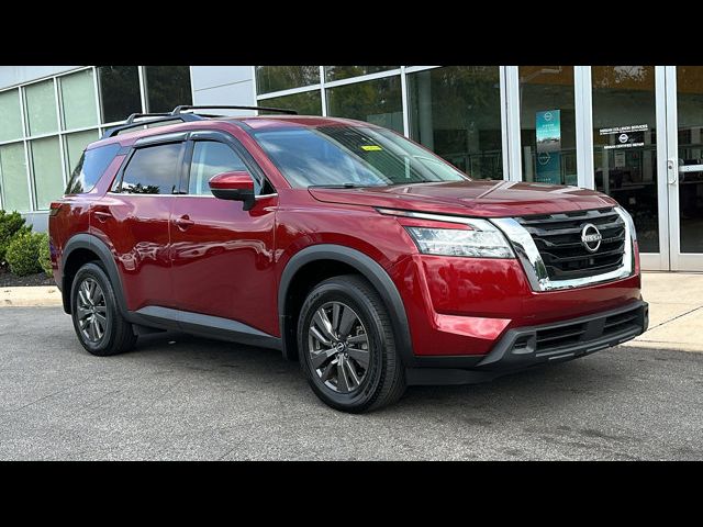 2022 Nissan Pathfinder SV