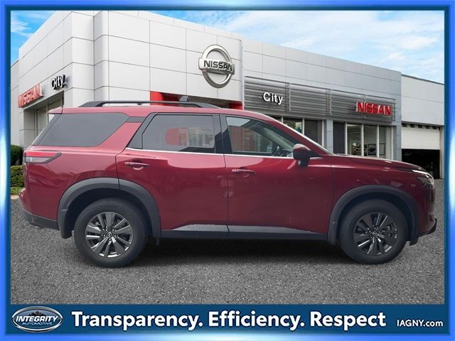 2022 Nissan Pathfinder SV