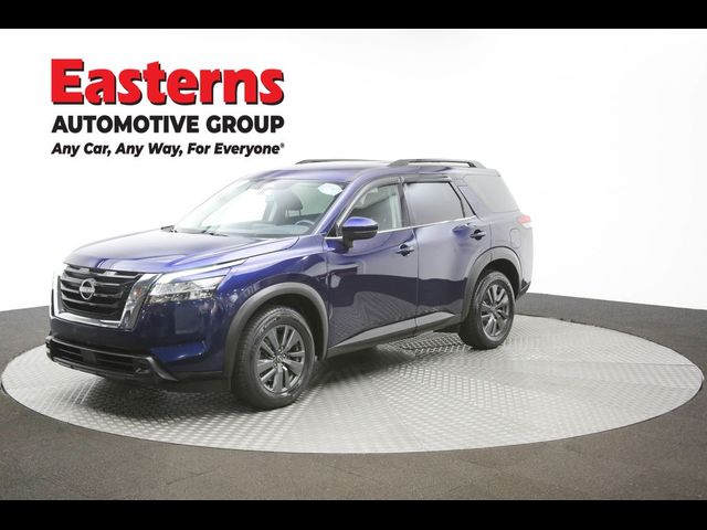 2022 Nissan Pathfinder SV