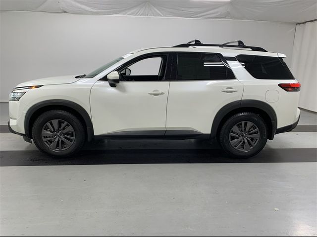 2022 Nissan Pathfinder SV