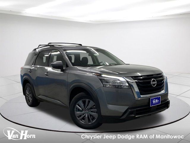 2022 Nissan Pathfinder SV