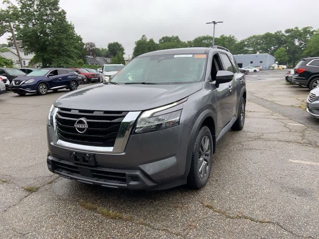 2022 Nissan Pathfinder SV
