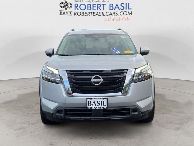 2022 Nissan Pathfinder SV