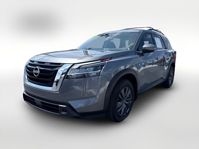 2022 Nissan Pathfinder SV