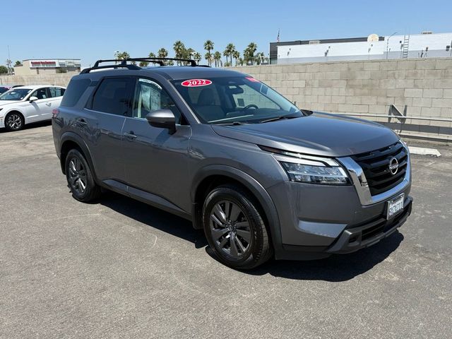 2022 Nissan Pathfinder SV