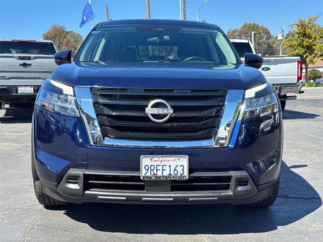 2022 Nissan Pathfinder SV