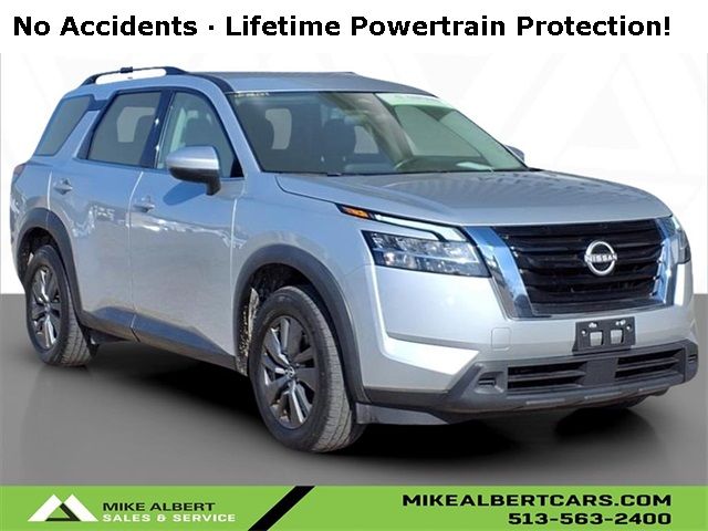 2022 Nissan Pathfinder SV