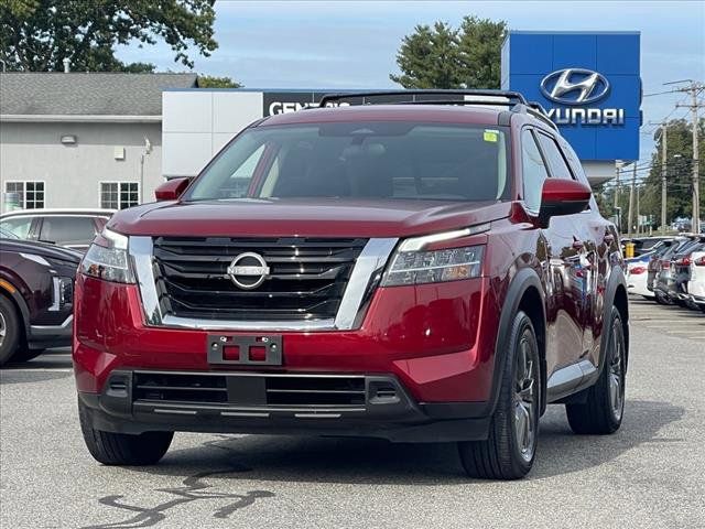 2022 Nissan Pathfinder SV