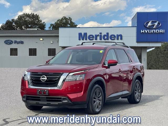 2022 Nissan Pathfinder SV