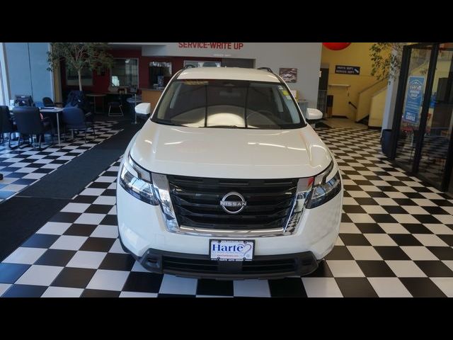 2022 Nissan Pathfinder SV