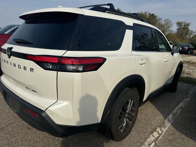 2022 Nissan Pathfinder SV