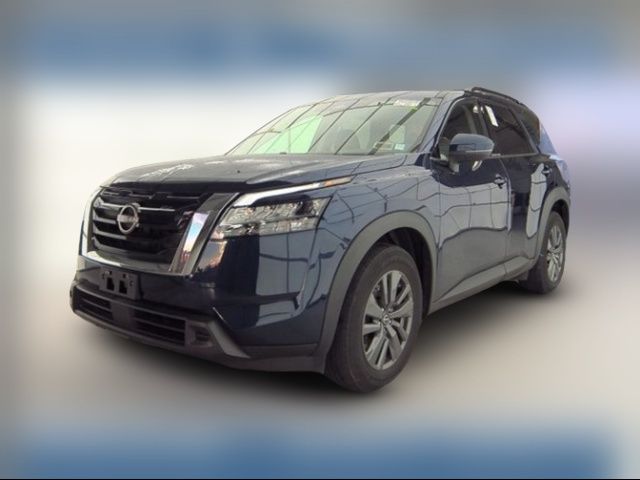 2022 Nissan Pathfinder SV