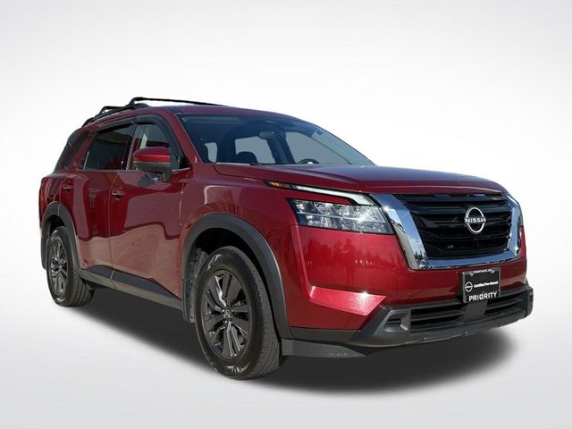 2022 Nissan Pathfinder SV
