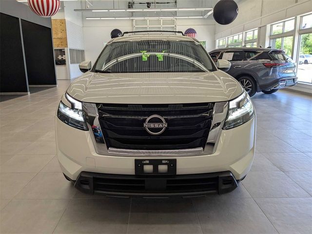 2022 Nissan Pathfinder SV