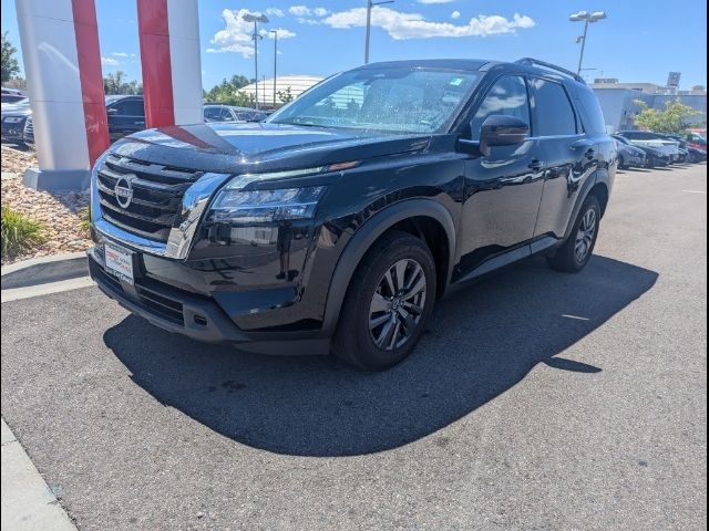 2022 Nissan Pathfinder SV