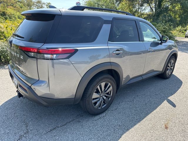 2022 Nissan Pathfinder SV