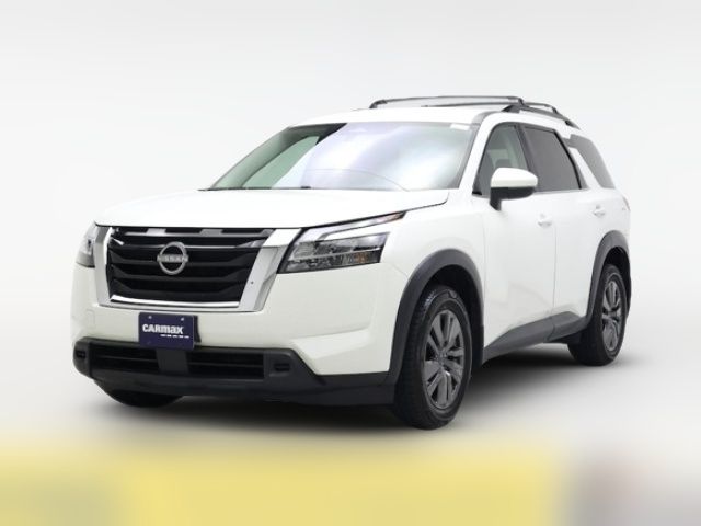 2022 Nissan Pathfinder SV