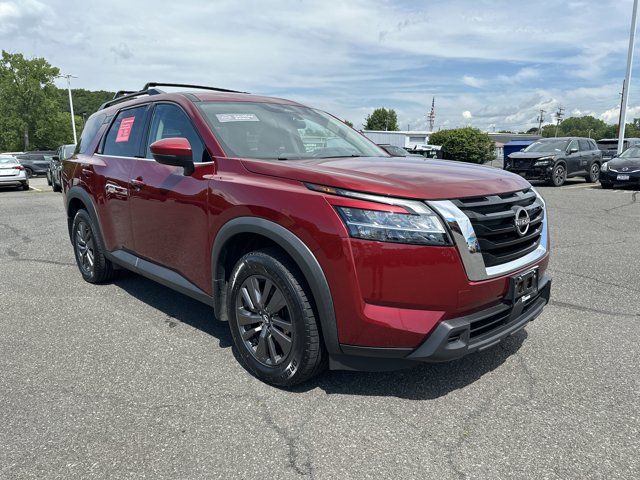 2022 Nissan Pathfinder SV