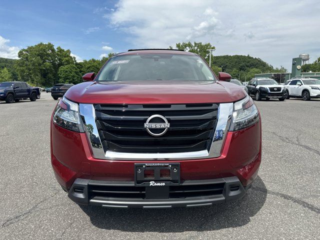 2022 Nissan Pathfinder SV
