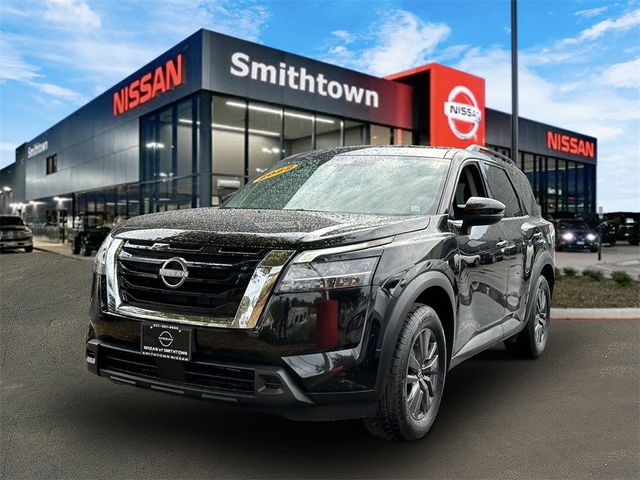 2022 Nissan Pathfinder SV