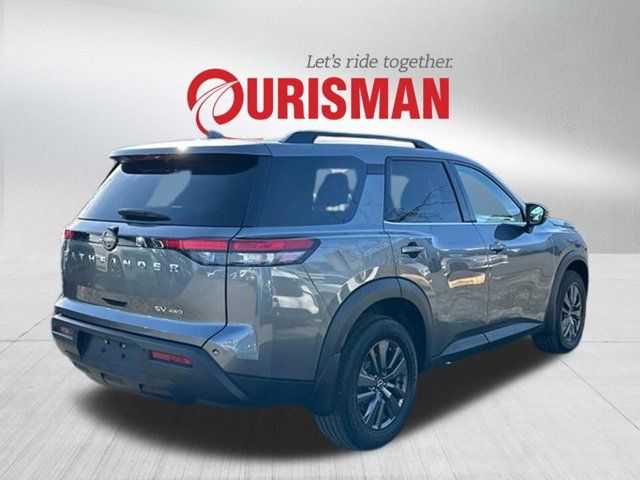 2022 Nissan Pathfinder SV