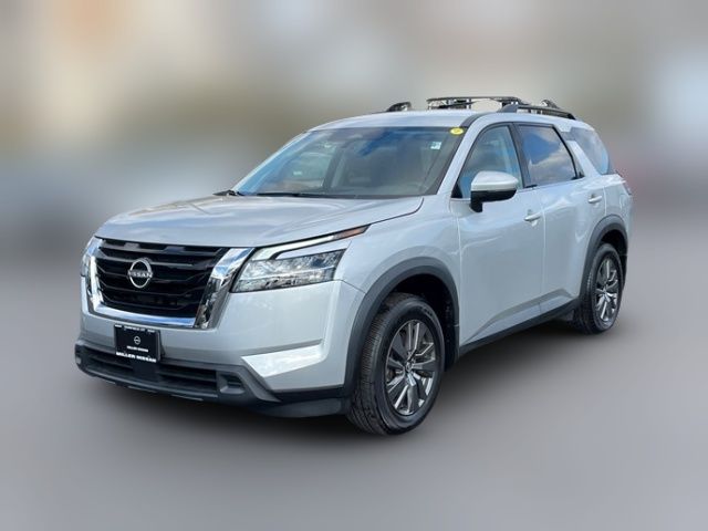 2022 Nissan Pathfinder SV