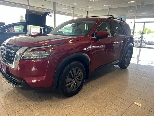 2022 Nissan Pathfinder SV