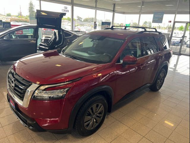 2022 Nissan Pathfinder SV