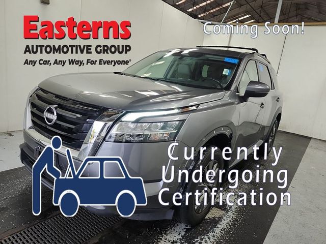 2022 Nissan Pathfinder SV
