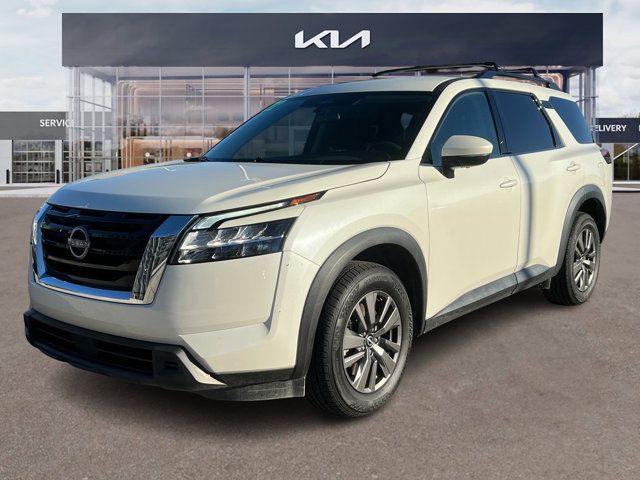 2022 Nissan Pathfinder SV